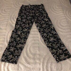 Talbots Chatham Ankle Pants Size 6 NWOT Black, White, Cream Leaves Design